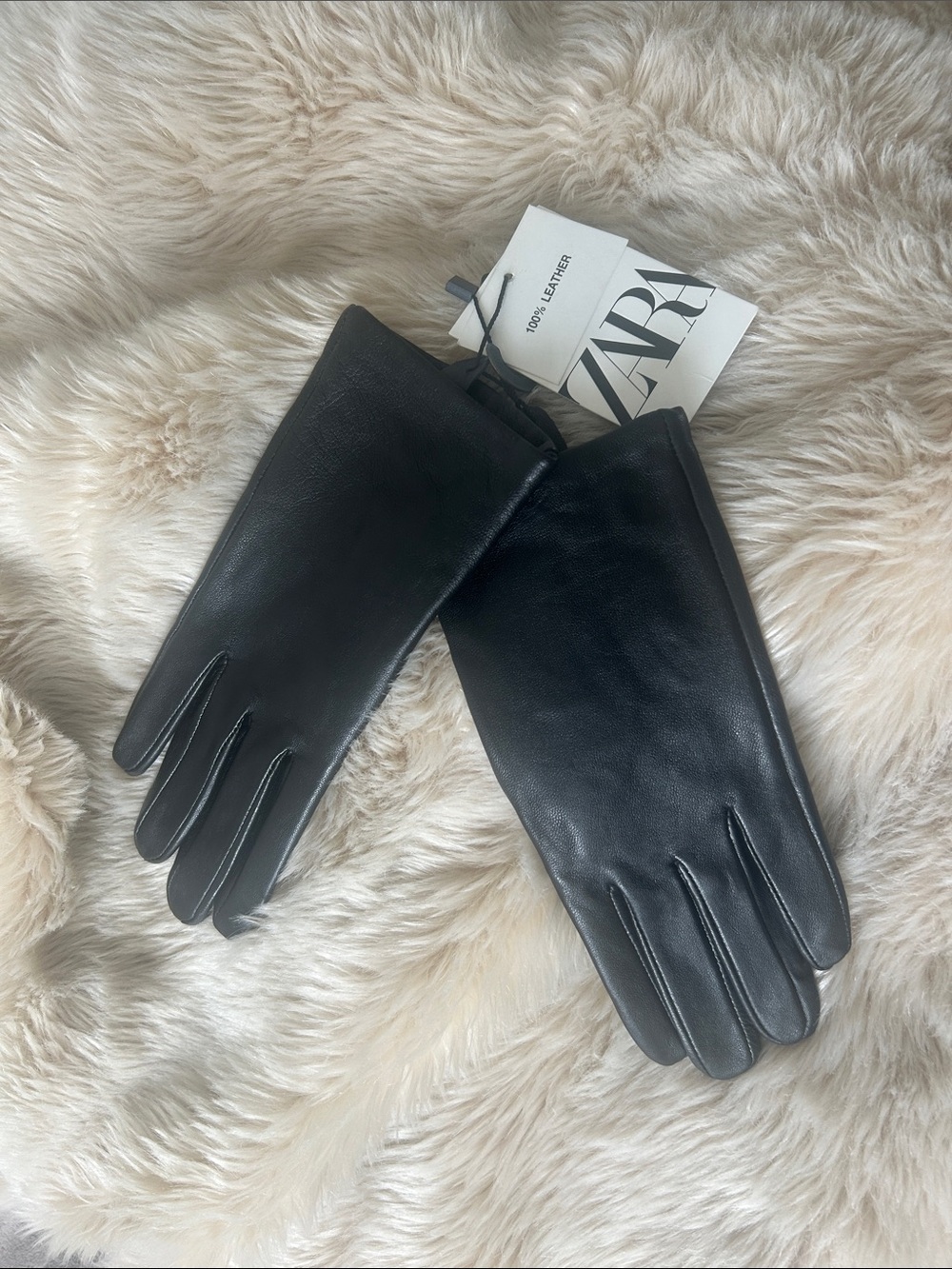 NWT: Zara Black Leather  Gloves in Sz: M